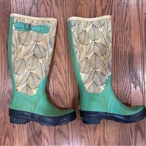 Leaf Pattern Green Rain Boots